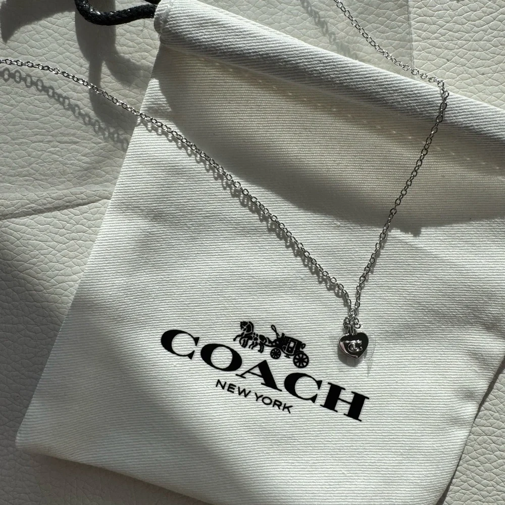 🆕WT COACH Necklace with Heart-Shaped Pendant in Silver